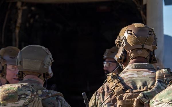 Steel Knight 25: Greyhawks support Mass Casualty training