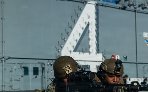 11th MEU Marines, Sailors Conduct Defense of the Amphibious Task Force Drill