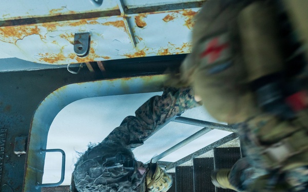 11th MEU Marines, Sailors Conduct Defense of the Amphibious Task Force Drill