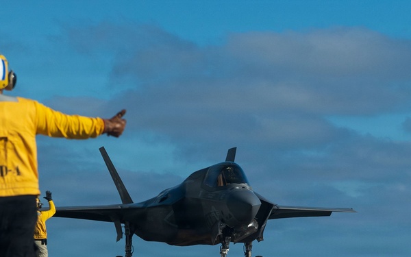 11th MEU Marines, Sailors Conduct F-35B Deck Landing Qualifications
