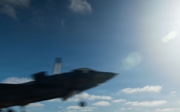11th MEU Marines, Sailors Conduct F-35B Deck Landing Qualifications