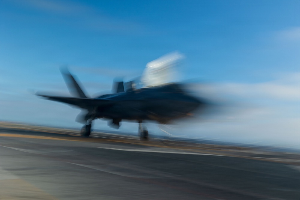 11th MEU Marines, Sailors Conduct F-35B Deck Landing Qualifications