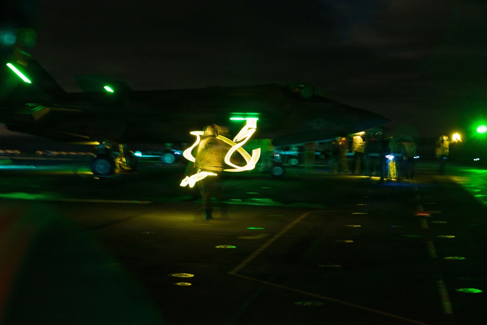 11th MEU Marines, Sailors Conduct F-35B Deck Landing Qualifications