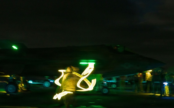 11th MEU Marines, Sailors Conduct F-35B Deck Landing Qualifications