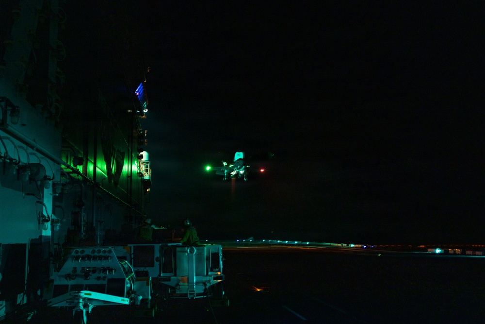 11th MEU Marines, Sailors Conduct F-35B Deck Landing Qualifications