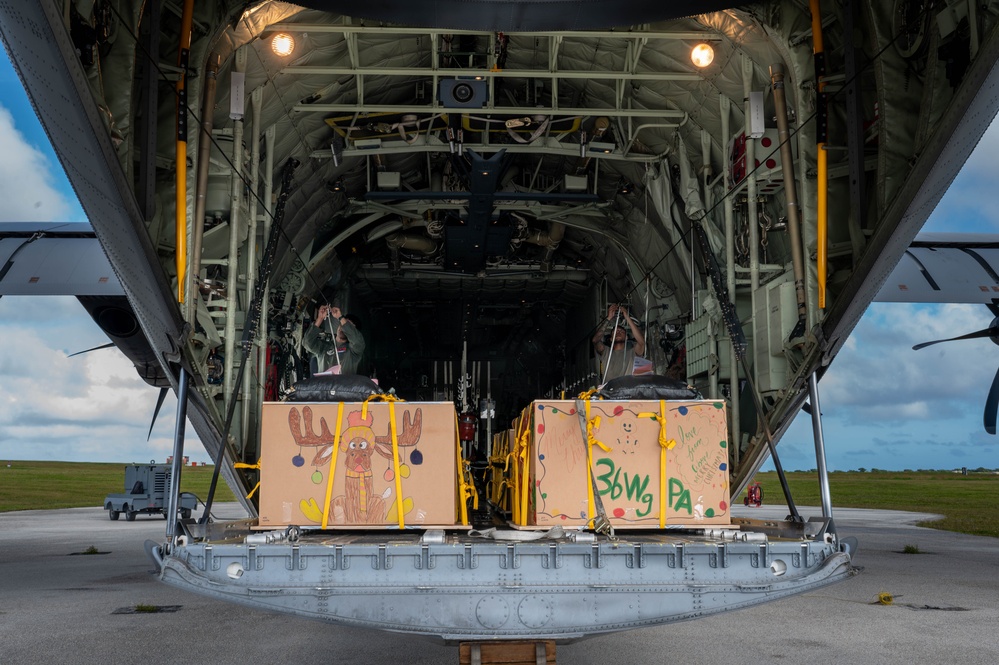 374 AEW load up holiday cheer for OCD25