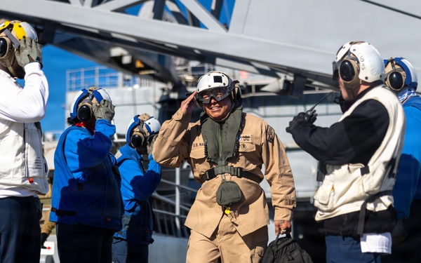 11th MEU Sailors Conduct Deck Landing Qualification
