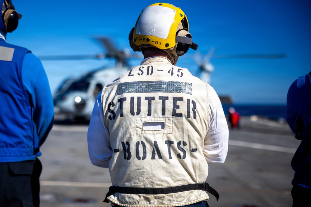 11th MEU Sailors Conduct Deck Landing Qualification