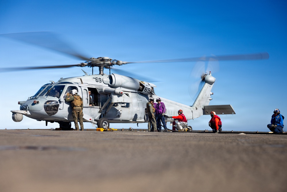 11th MEU Sailors Conduct Deck Landing Qualification