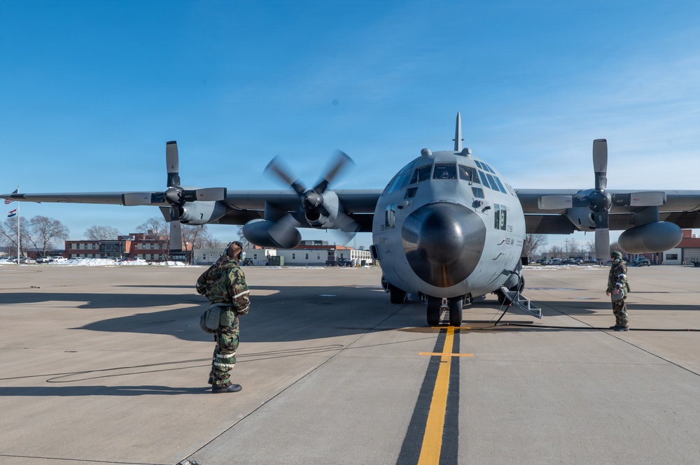 Airmen train in chem gear