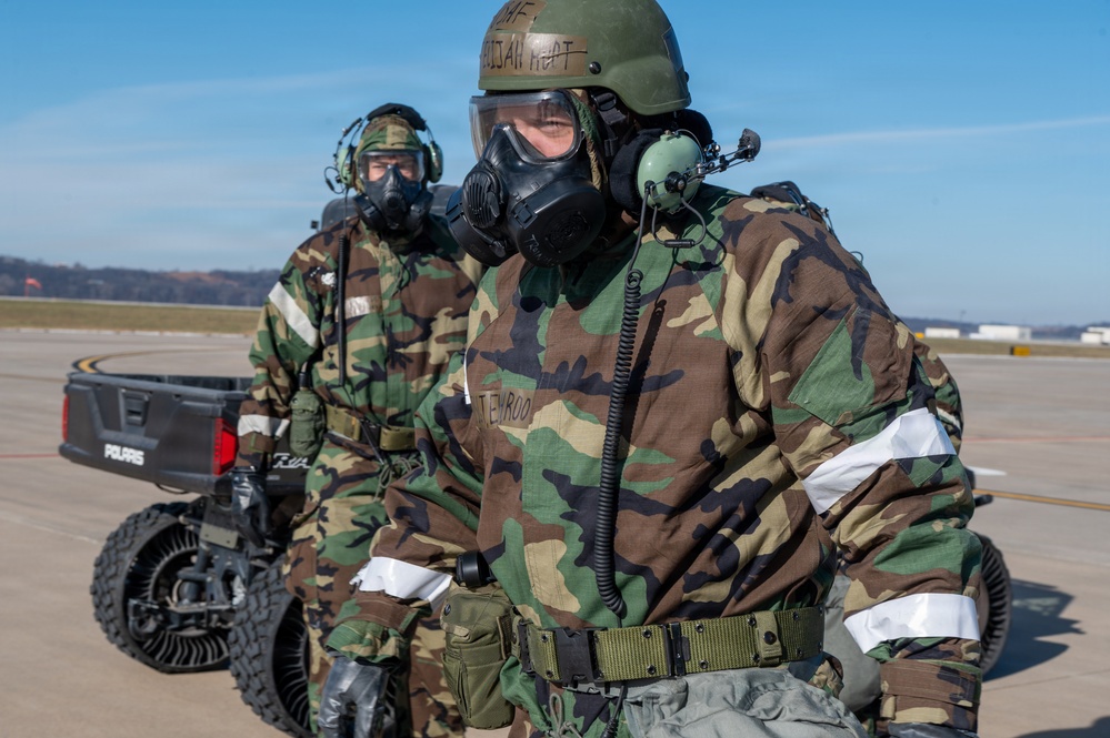 Airmen train in chem gear