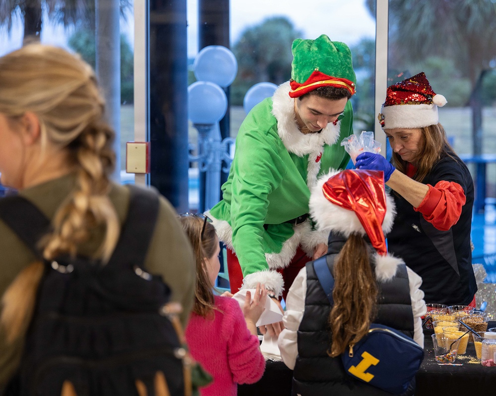 Pensacola MWR Hosts Tree Lighting, Trees for Troops
