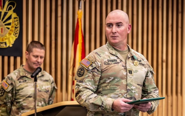 HHC 1889th Regional Support Group Passes the Guidon of Leadership