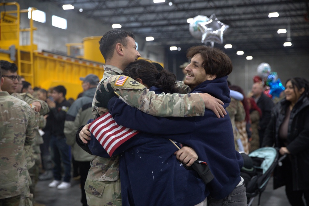 Soldiers from the Illinois Army National Guard’s 2nd Battalion, 130th Infantry Regiment Return Home