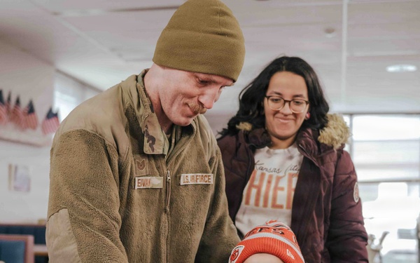 Airmen take home donated hams