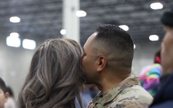 Soldiers from the Illinois Army National Guard’s 2nd Battalion, 130th Infantry Regiment Return Home