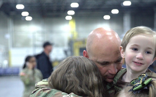Soldiers from the Illinois Army National Guard's 2nd Battalion, 130th Infantry Regiment Return Home