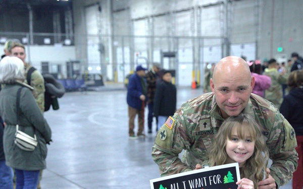 Soldiers from the Illinois Army National Guard's 2nd Battalion, 130th Infantry Regiment Return Home
