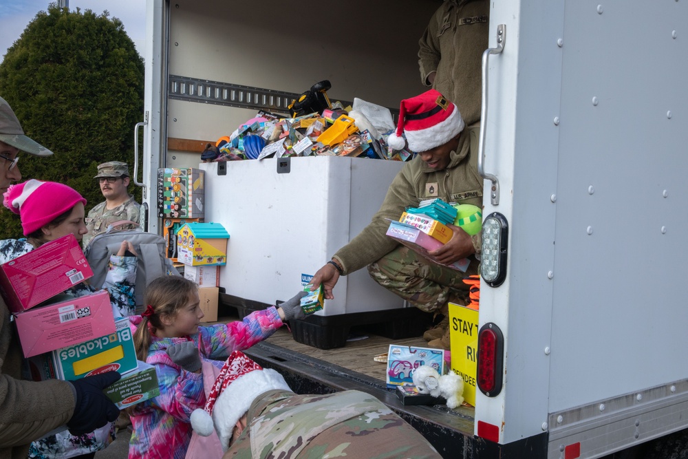 D.C. National Guard and National Guard Bureau Fourth Annual Holiday Toy Ruck