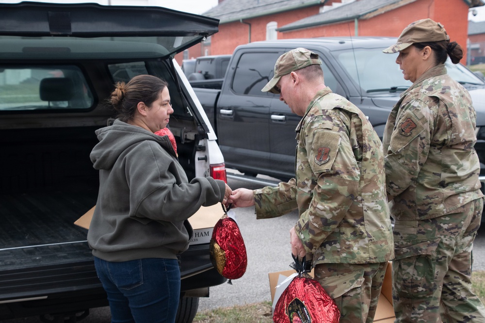 Ham givaway lifts spirits of 131st Airmen