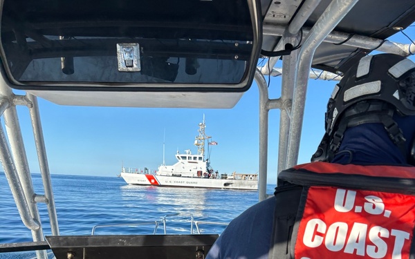 Coast Guard interdicts 11 aliens west of Point Loma, Calif.