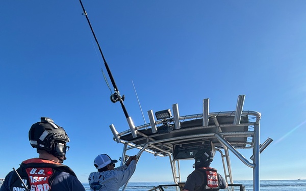 Coast Guard interdicts 11 aliens west of Point Loma, Calif.