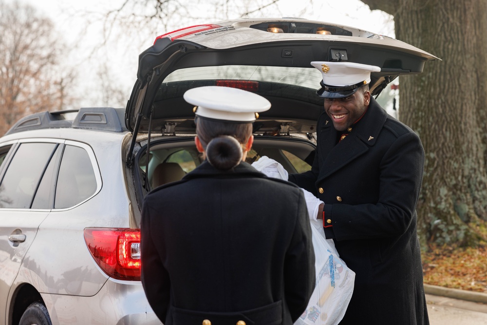Quantico Marine Band supports Arlington Toys for Tots drive