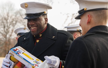 Quantico Marine Band supports Arlington Toys for Tots drive