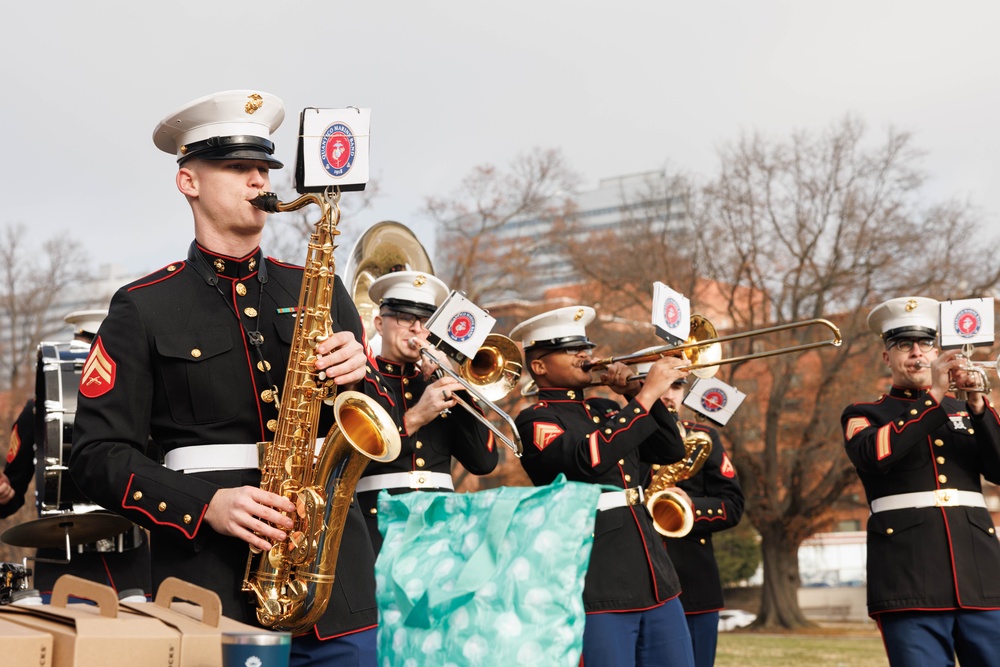 Quantico Marine Band supports Arlington Toys for Tots drive