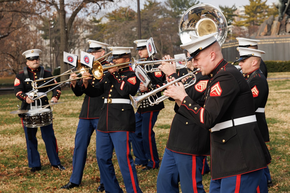Quantico Marine Band supports Arlington Toys for Tots drive