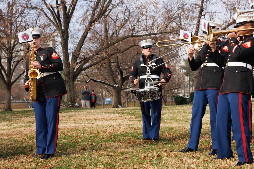 Quantico Marine Band supports Arlington Toys for Tots drive