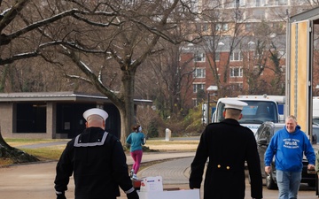 Quantico Marine Band supports Arlington Toys for Tots drive