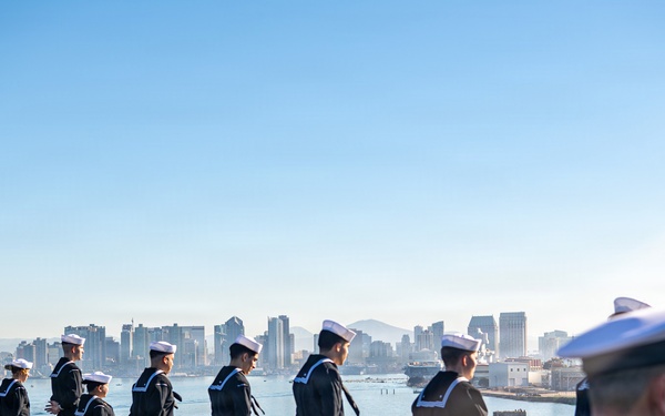 USS Nimitz San Diego Pull-In