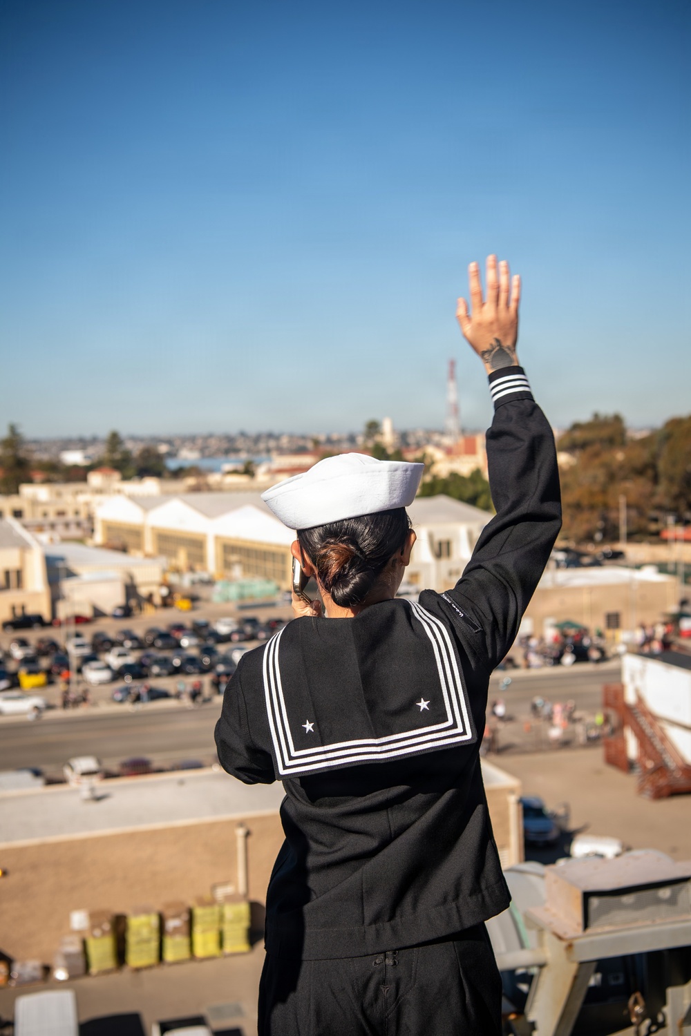 USS Nimitz San Diego Pull-In