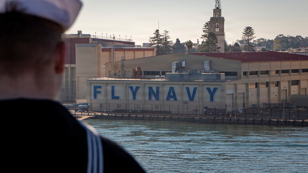 USS Nimitz San Diego Pull-In