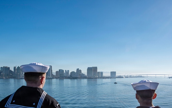 USS Nimitz San Diego Pull-In