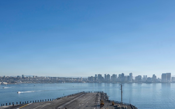USS Nimitz San Diego Pull-In