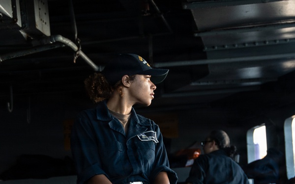 USS Nimitz San Diego Pull-In