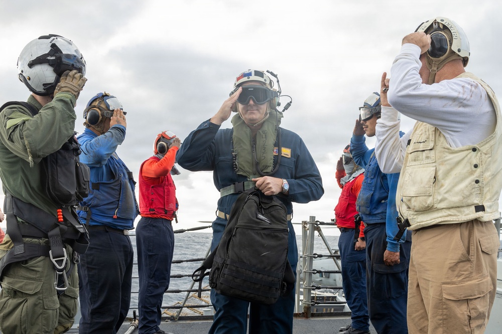 DESRON Deputy Commodore visits USS Milius (DDG 69)