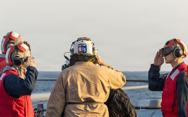 USS Milius (DDG 69)Departs Busan
