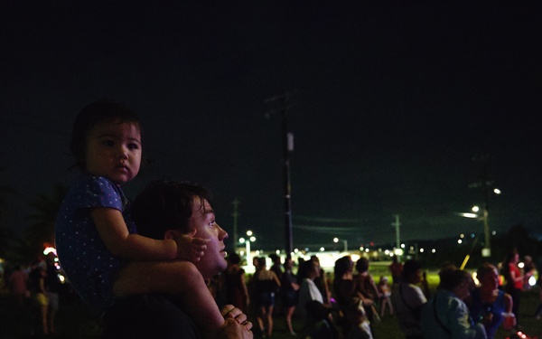 NBG Hosts Annual Tree Lighting