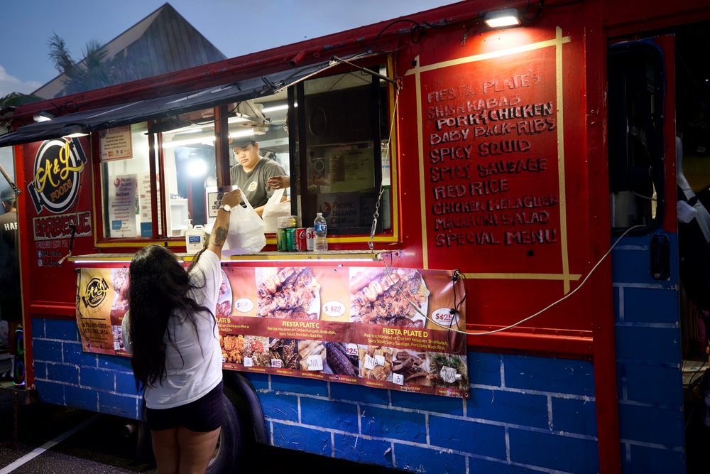 NBG Hosts Annual Tree Lighting