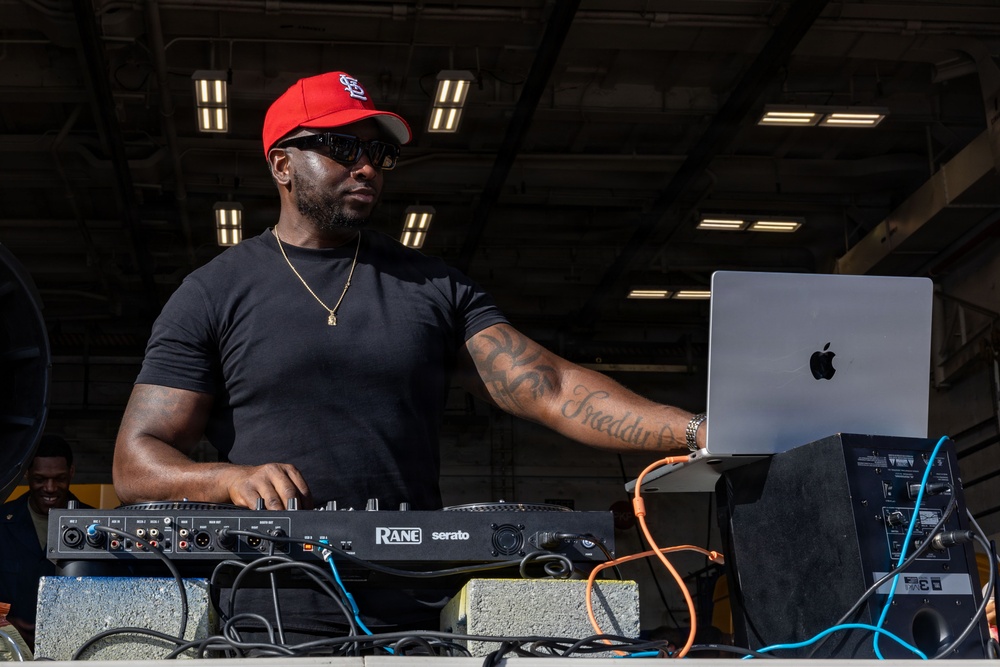 USS San Antonio Conduct a Steel Beach Picnic