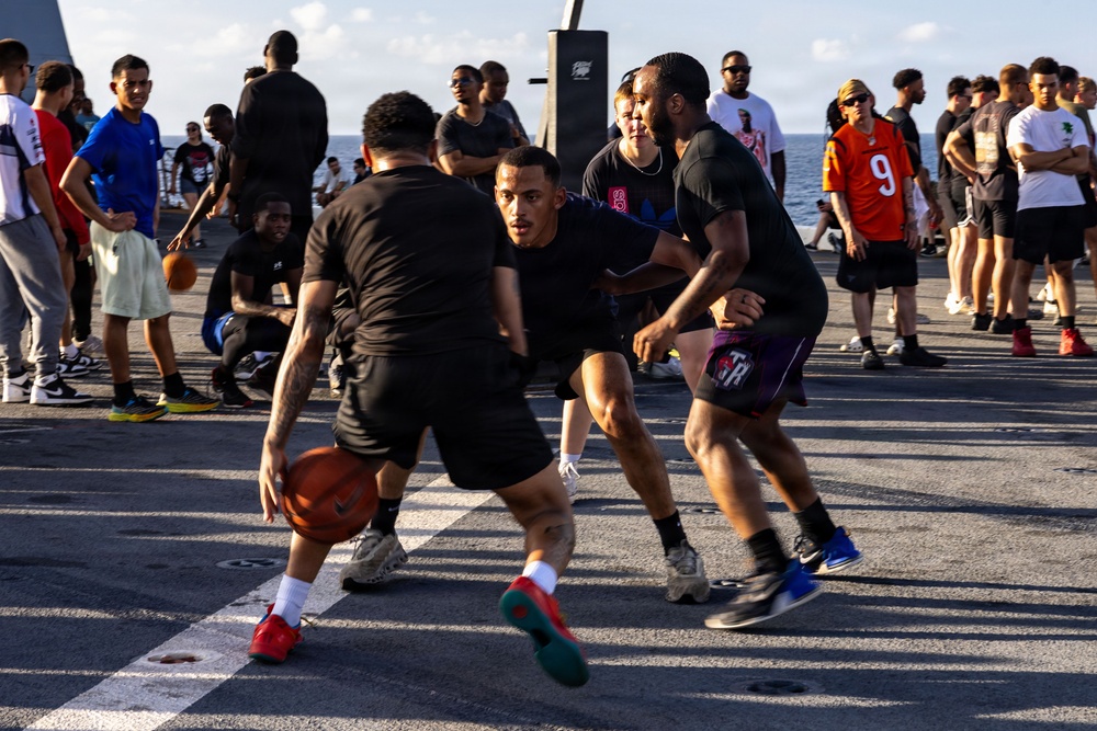 USS San Antonio Conduct a Steel Beach Picnic