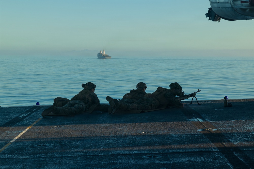 11th MEU Marines, Sailors Conduct Simulated Strait Transit