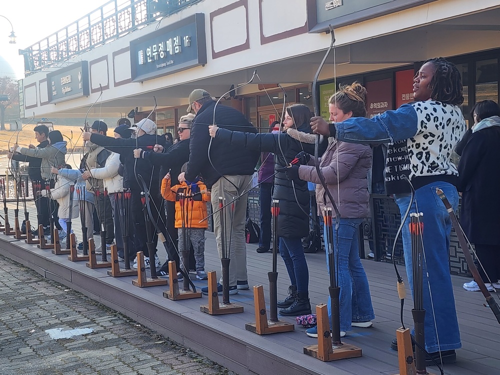 Head Start Program connects K-16 community with Korean culture