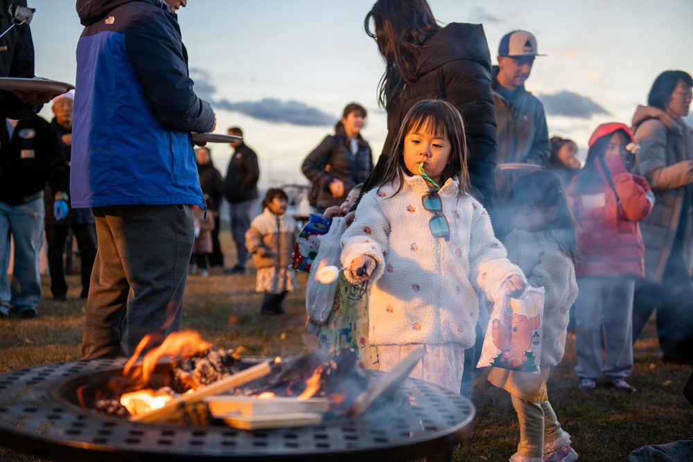 NAF Atsugi Celebrates The 2025 Tree Lighting Ceremony