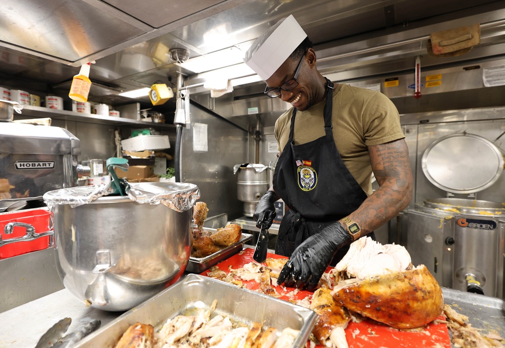 USS Roosevelt (DDG 80) Celebrates Thanksgiving Day in the Arabian Sea
