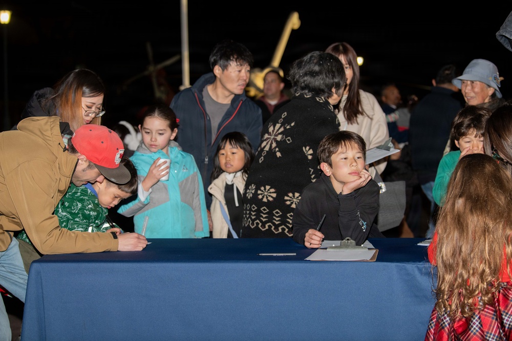 NAF Atsugi Celebrates The 2025 Tree Lighting Ceremony