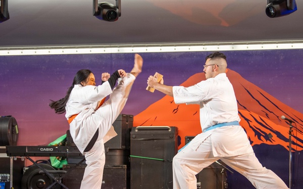 NAF Atsugi Celebrates The 2025 Tree Lighting Ceremony